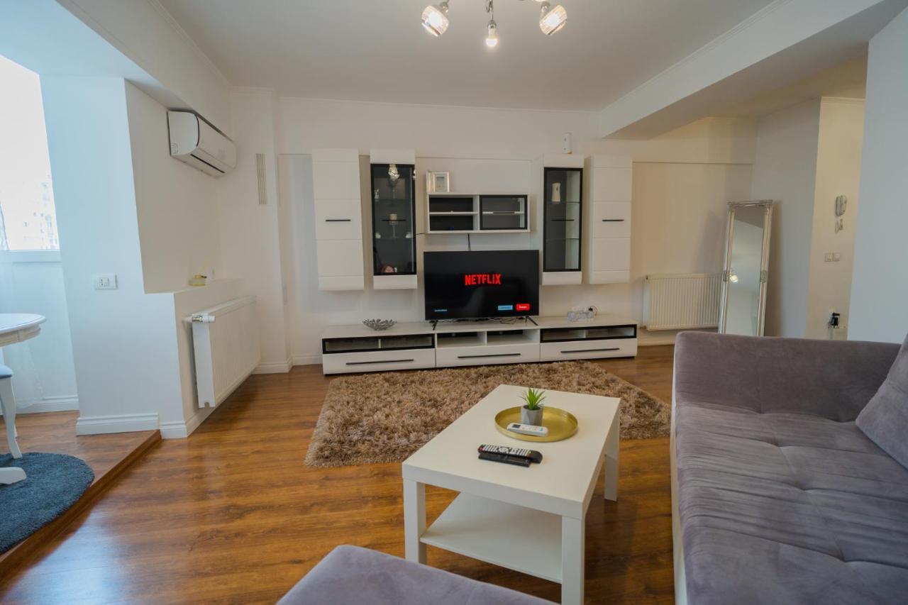 Cozy & Spacious 2Br Apartment With Netflix Bucharest Luaran gambar