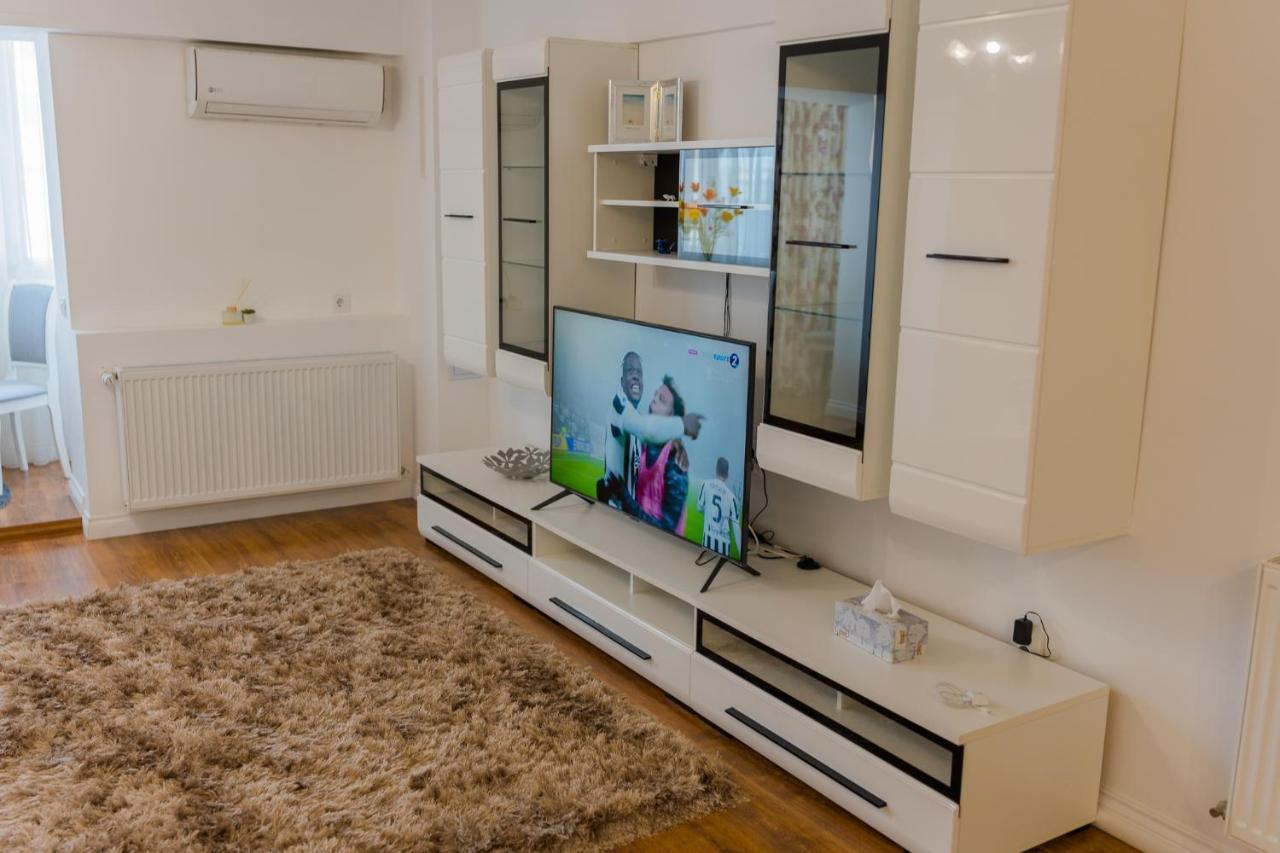 Cozy & Spacious 2Br Apartment With Netflix Bucharest Luaran gambar