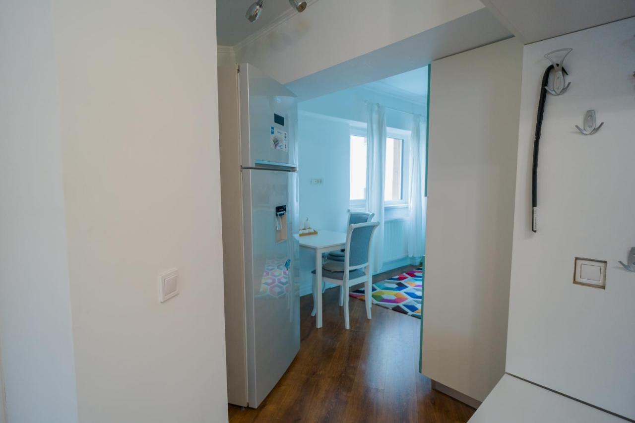 Cozy & Spacious 2Br Apartment With Netflix Bucharest Luaran gambar