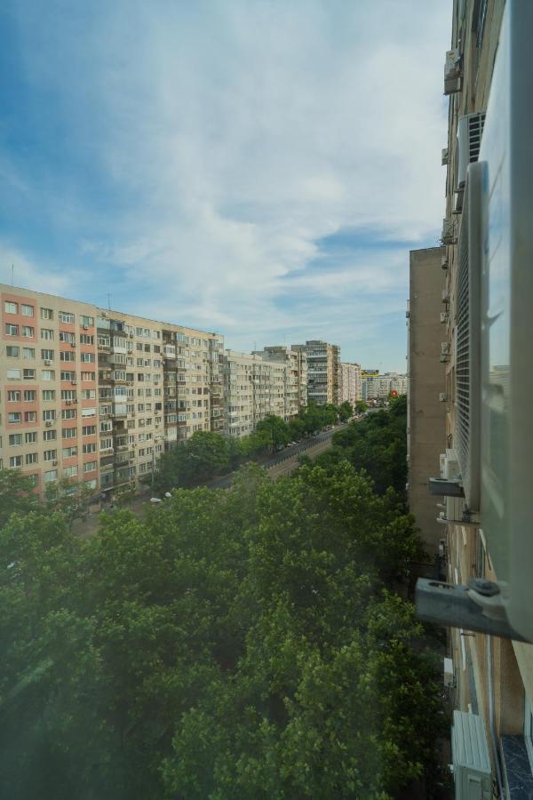 Cozy & Spacious 2Br Apartment With Netflix Bucharest Luaran gambar