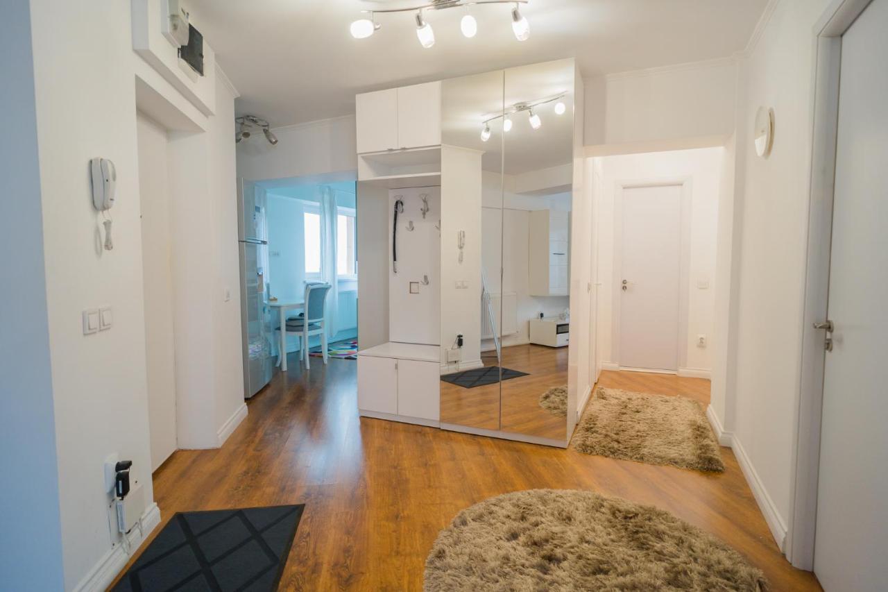 Cozy & Spacious 2Br Apartment With Netflix Bucharest Luaran gambar