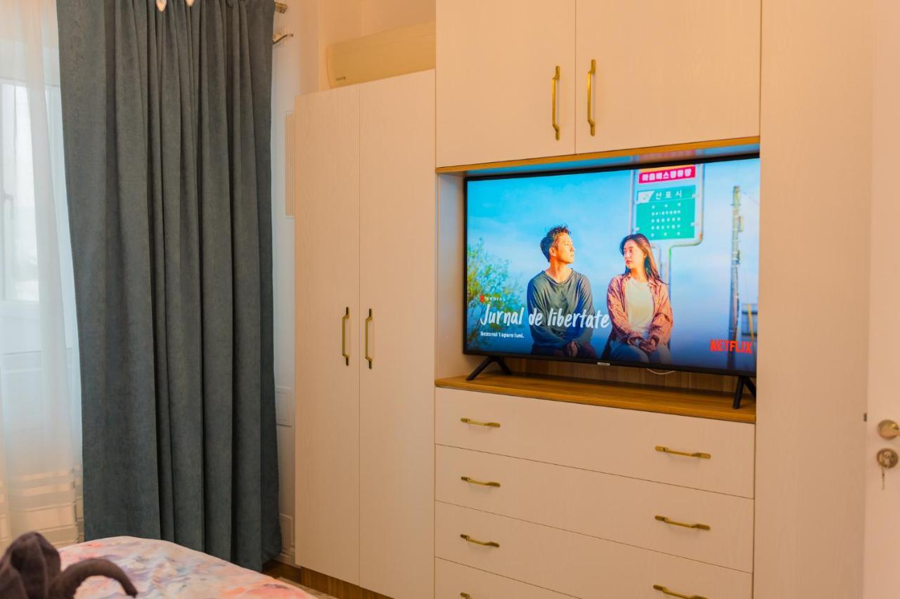 Cozy & Spacious 2Br Apartment With Netflix Bucharest Luaran gambar