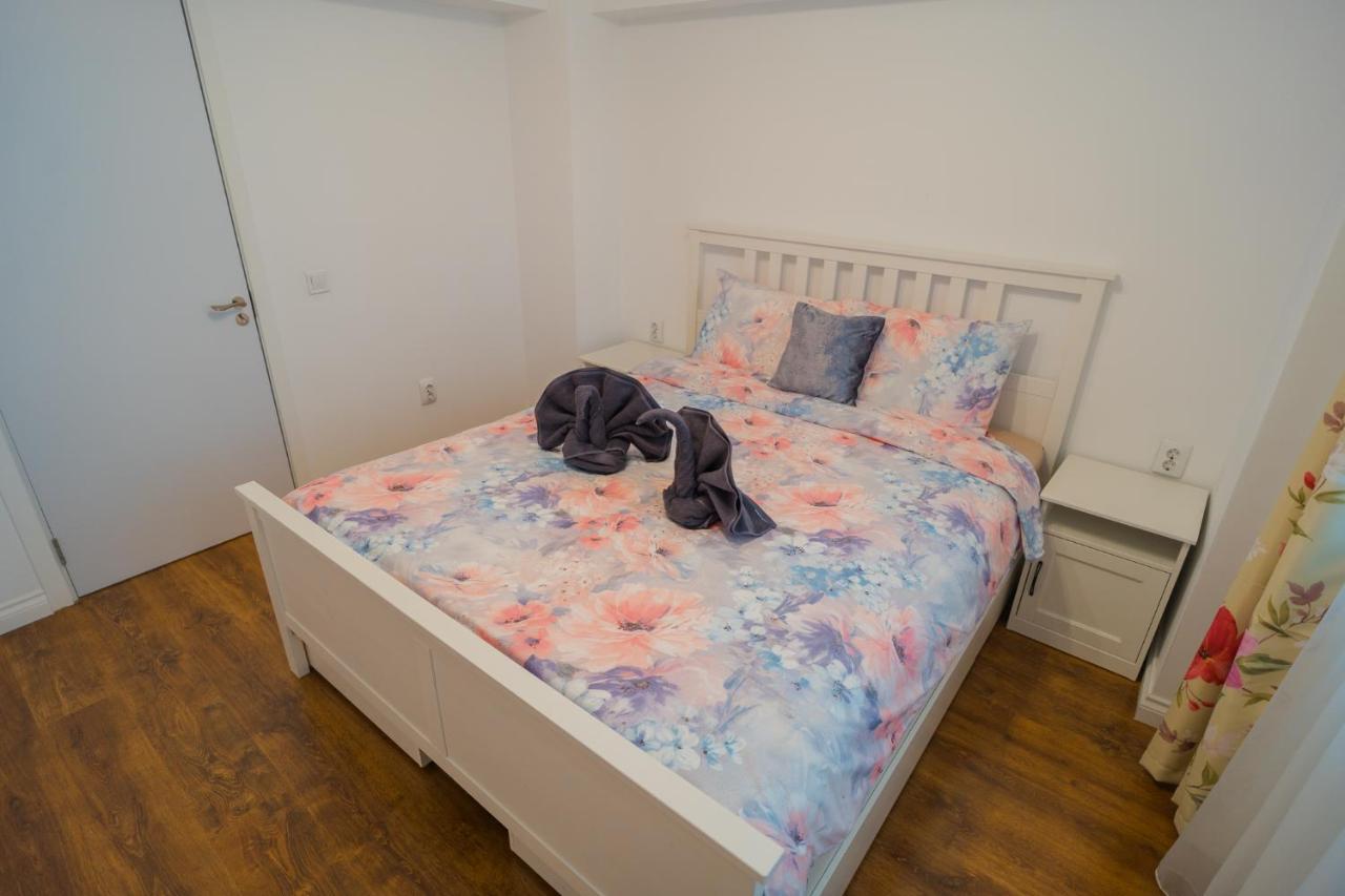 Cozy & Spacious 2Br Apartment With Netflix Bucharest Luaran gambar