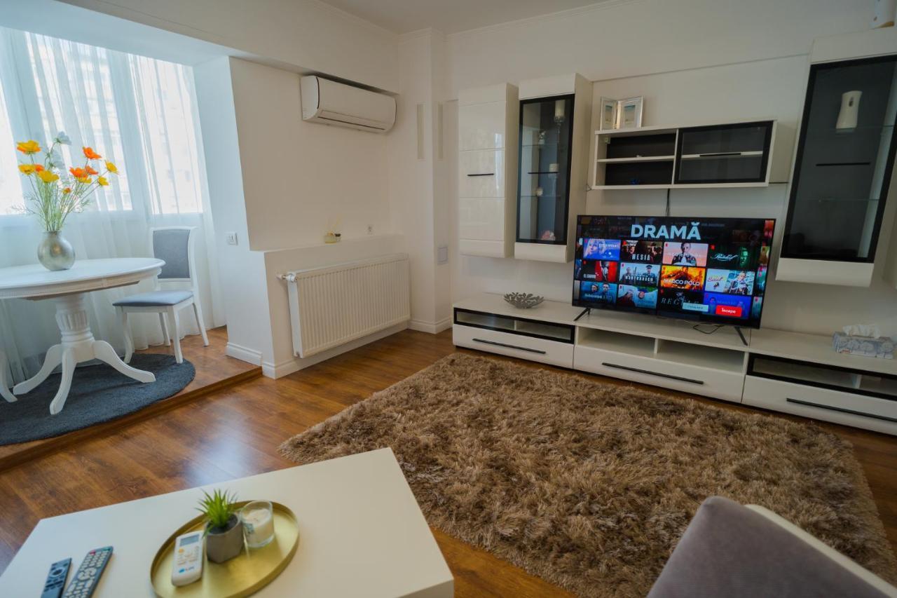 Cozy & Spacious 2Br Apartment With Netflix Bucharest Luaran gambar