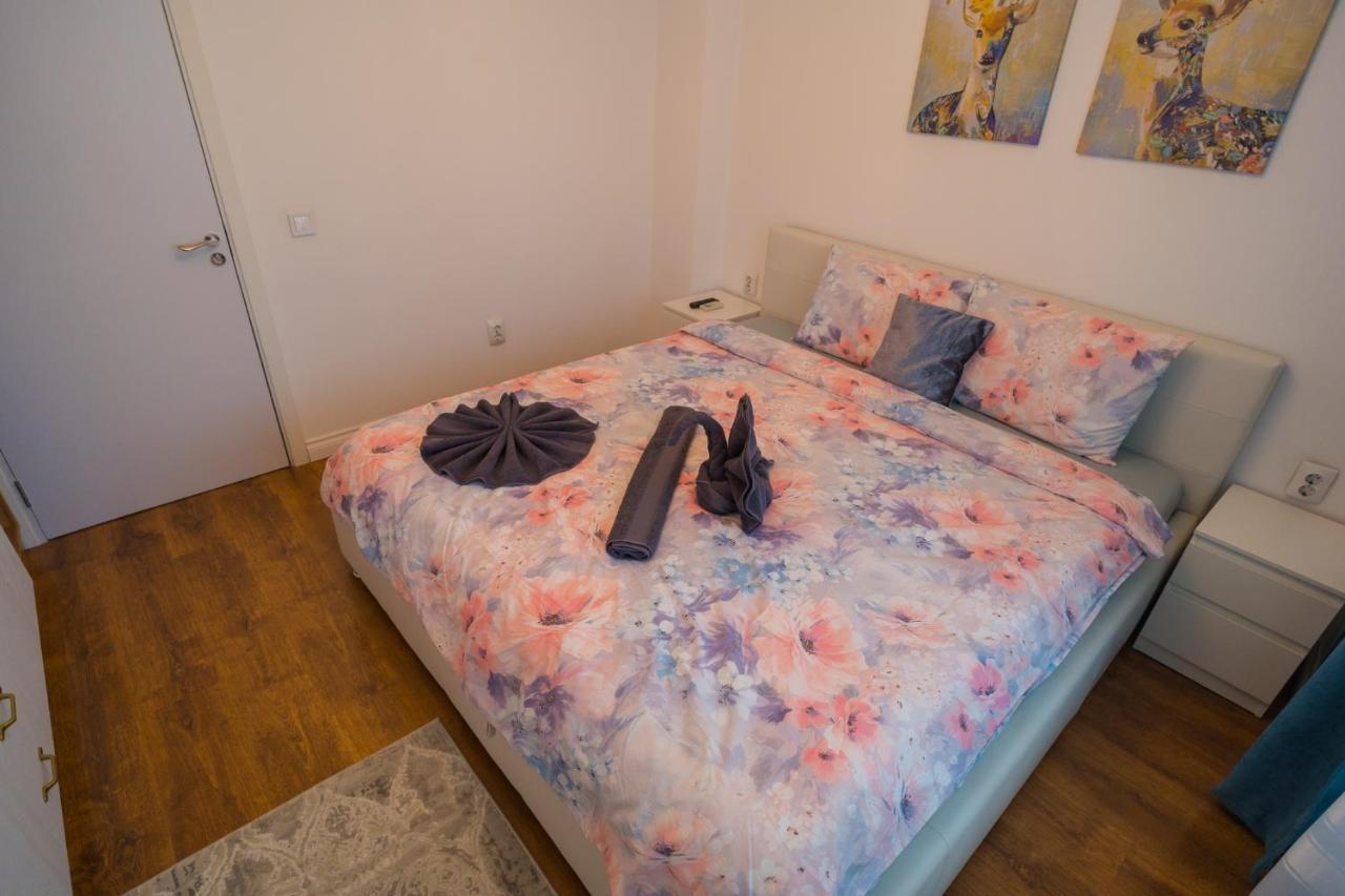 Cozy & Spacious 2Br Apartment With Netflix Bucharest Luaran gambar