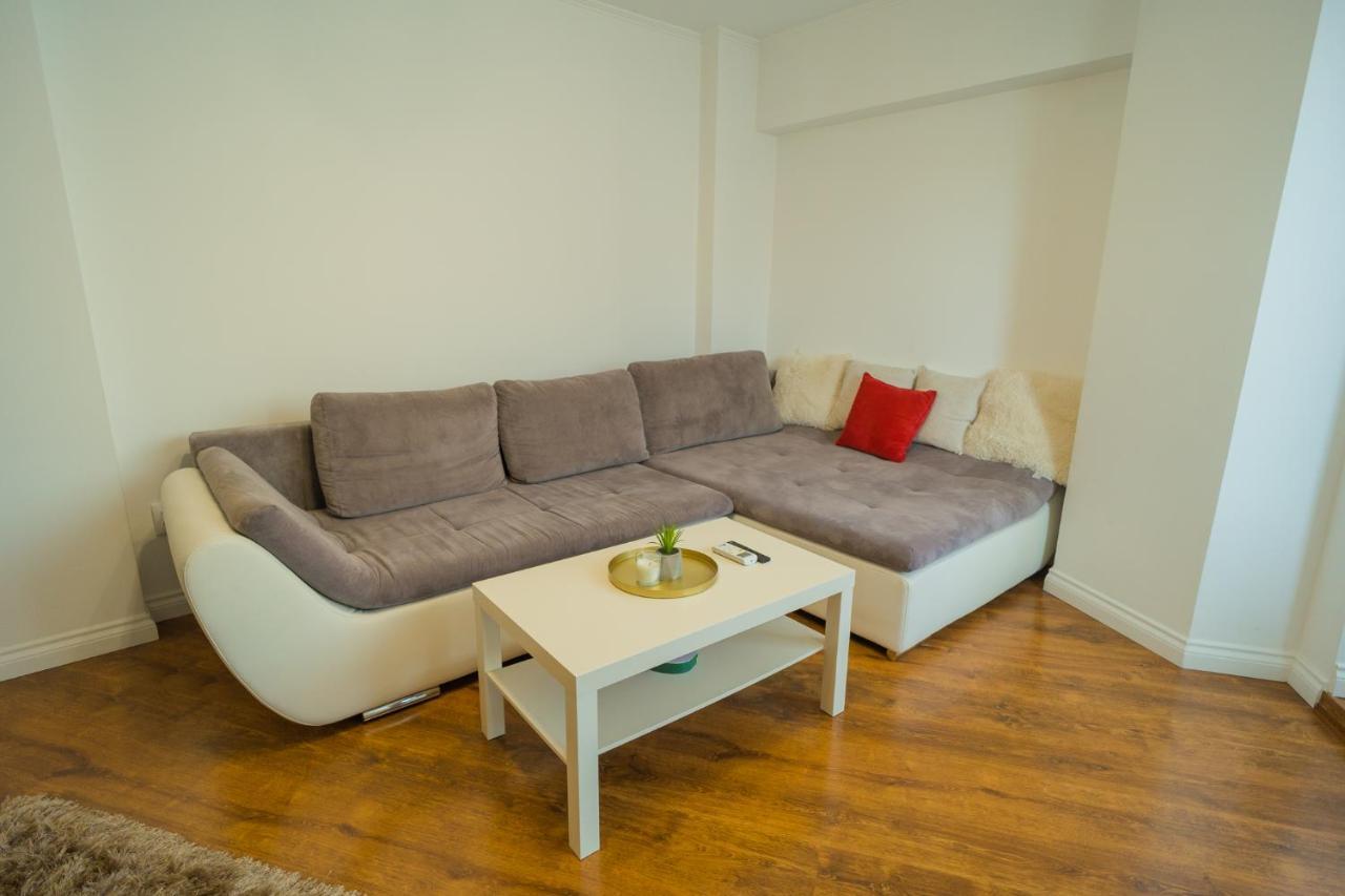 Cozy & Spacious 2Br Apartment With Netflix Bucharest Luaran gambar