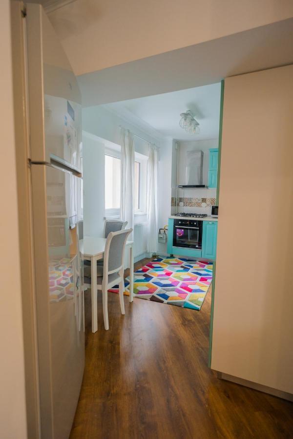 Cozy & Spacious 2Br Apartment With Netflix Bucharest Luaran gambar
