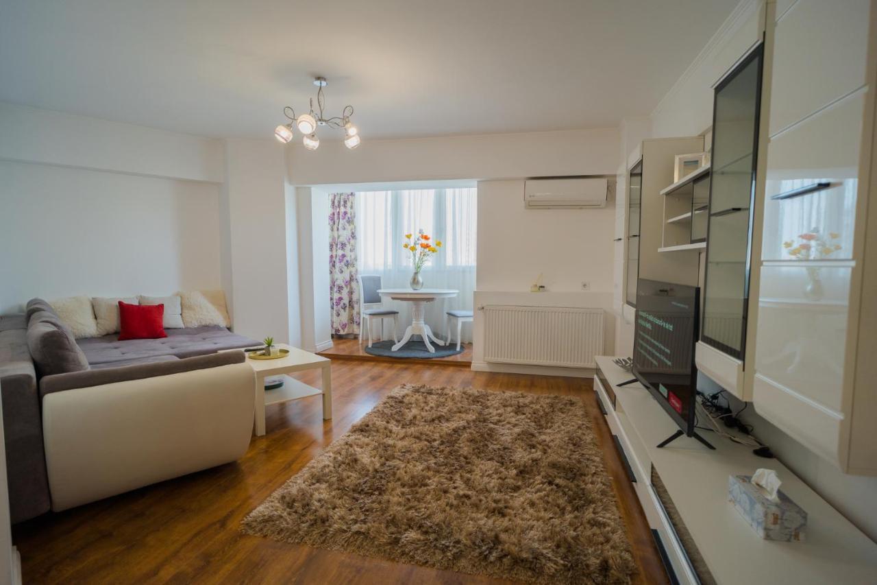 Cozy & Spacious 2Br Apartment With Netflix Bucharest Luaran gambar